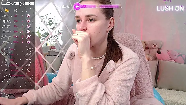 Snapshot of Bella__Swoon chatting on 10-10-25, 05:08 Bella Swoon online show from 10-10-25, 05:08