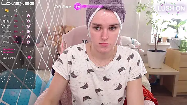 Snapshot of Bella__Swoon chatting on 09-17-25, 04:47 Bella Swoon online show from 09-17-25, 04:47
