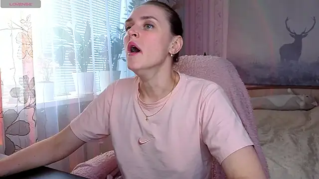 Bella  Swoon online show from 06-01-26, 01:44