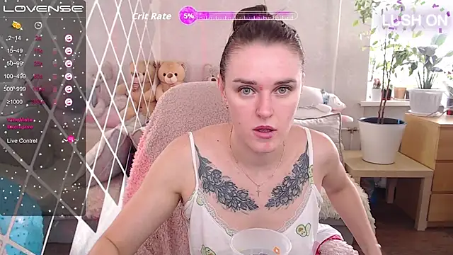 Snapshot of Bella__Swoon chatting on 09-30-25, 03:34 Bella Swoon online show from 09-30-25, 03:34