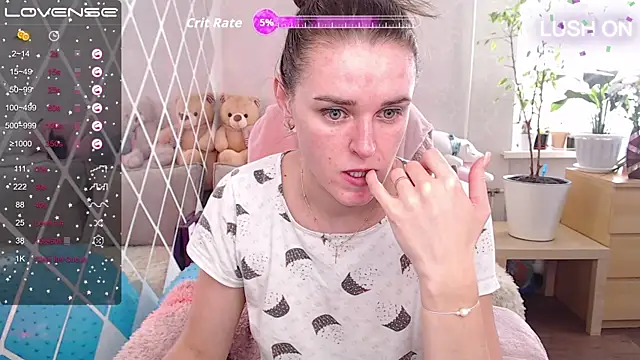 Snapshot of Bella__Swoon chatting on 09-15-25, 04:46 Bella Swoon online show from 09-15-25, 04:46