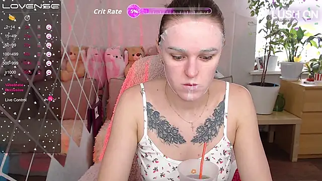 Snapshot of Bella__Swoon chatting on 10-22-25, 04:45 Bella Swoon online show from 10-22-25, 04:45
