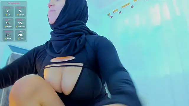 Snapshot of amira_nazer chatting on 10-09-25, 03:01 amira nazer online show from 10-09-25, 03:01
