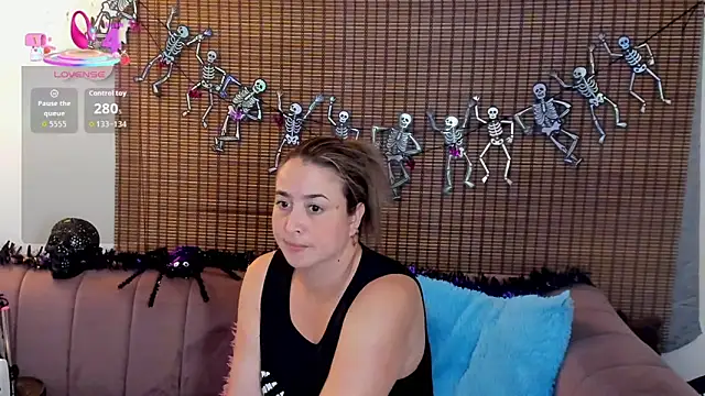 ariana cross online show from 10-17-25, 11:56