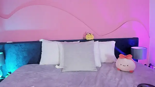 Alaia Manson online show from 11-14-25, 11:58