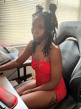 Snapshot of LeyaHoneybuns chatting on 09-30-25, 03:18 LeyaHoneybuns online show from 09-30-25, 03:18