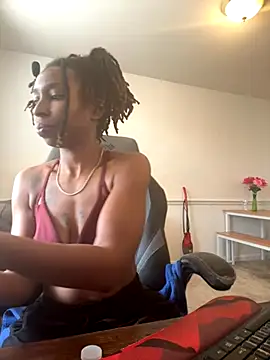 LeyaHoneybuns online show from 11-18-25, 05:05