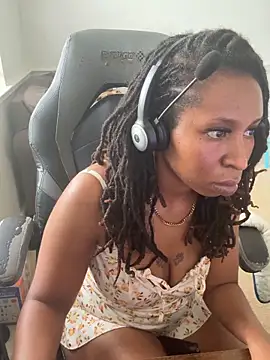 LeyaHoneybuns online show from 04-29-26, 05:30