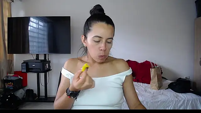 Snapshot of Mariam_Gomezxxx chatting on 10-01-25, 07:07 Mariam Gomezxxx online show from 10-01-25, 07:07
