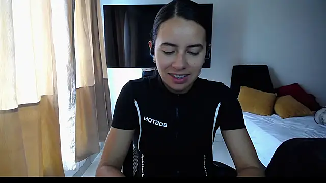 Snapshot of Mariam_Gomezxxx chatting on 10-16-25, 06:27 Mariam Gomezxxx online show from 10-16-25, 06:27