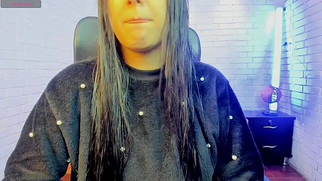 paulina sweett  online show from 03-25-26, 12:26