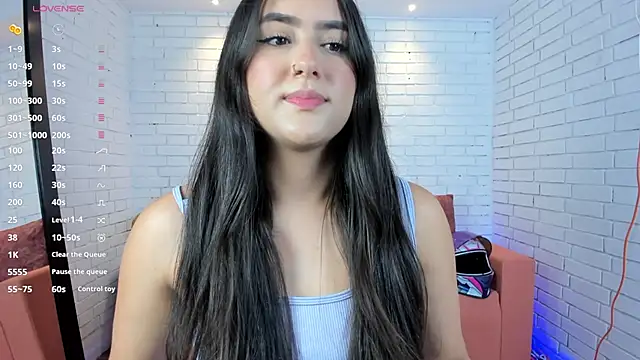 paulina sweett  online show from 10-08-25, 01:01