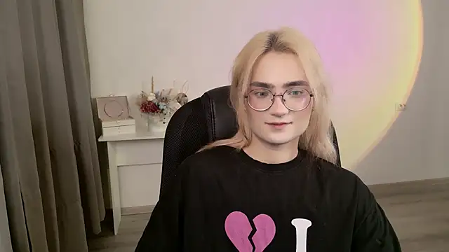 CuteYukiKun online show from 03-27-26, 01:03