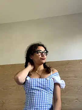 uniquerossie online show from 10-30-25, 10:13