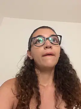 uniquerossie online show from 12-17-25, 07:57