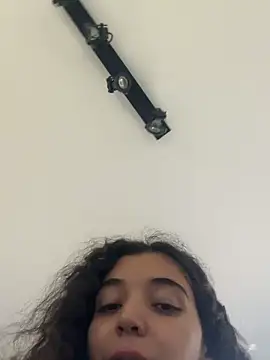 uniquerossie online show from 11-11-25, 10:21