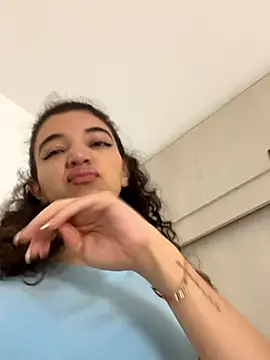 uniquerossie online show from 12-02-25, 08:38