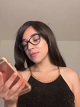 uniquerossie online show from 12-19-25, 07:33