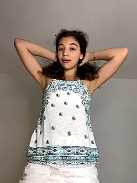 uniquerossie online show from 12-18-25, 08:08