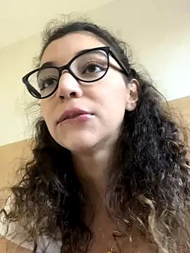 uniquerossie online show from 11-04-25, 09:24