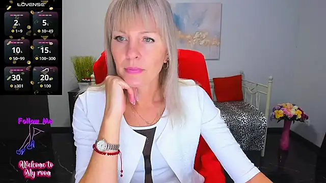 Snapshot of Anita_Tayson chatting on 10-15-25, 06:11 Anita Tayson online show from 10-15-25, 06:11