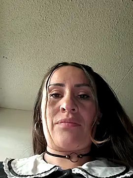 LuisaFernanda170823 online show from 04-04-26, 09:43