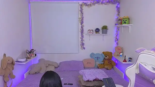 Baby Xian online show from 10-18-25, 12:56