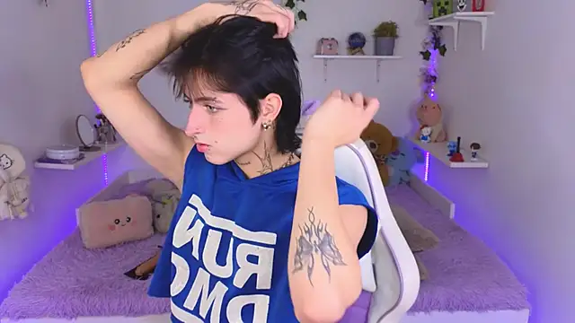 Baby Xian online show from 11-21-25, 07:51