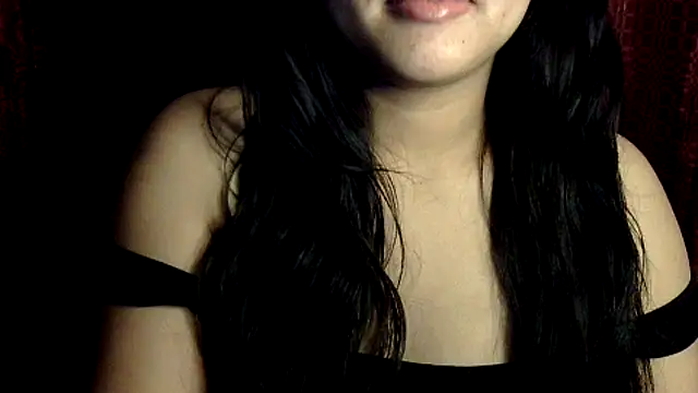 Snapshot of charming_karishma chatting on 09-12-25, 05:56 charming karishma online show from 09-12-25, 05:56