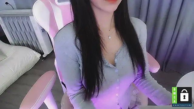 Snapshot of San___San chatting on 01-18-26, 11:02 San San online show from 01-18-26, 11:02