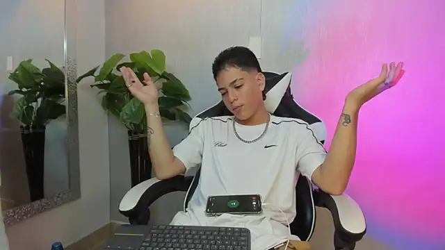 Levy Steve online show from 11-24-25, 02:00