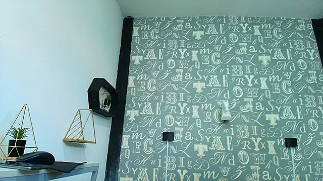 Lindsey8 online show from 11-26-25, 12:38