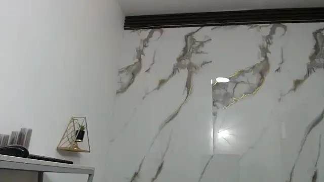 Lindsey8 online show from 04-01-26, 01:41