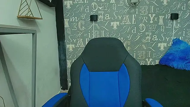 Lindsey8 online show from 09-21-25, 01:38