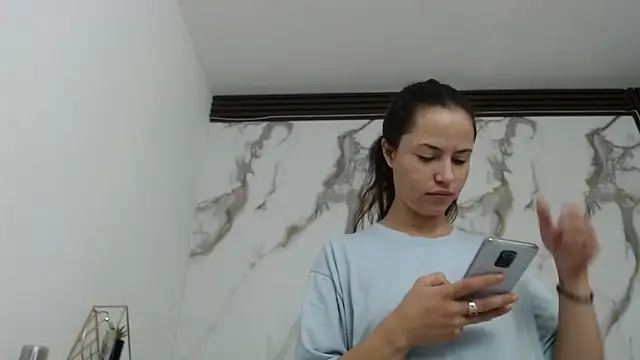 Lindsey8 online show from 03-27-26, 12:17