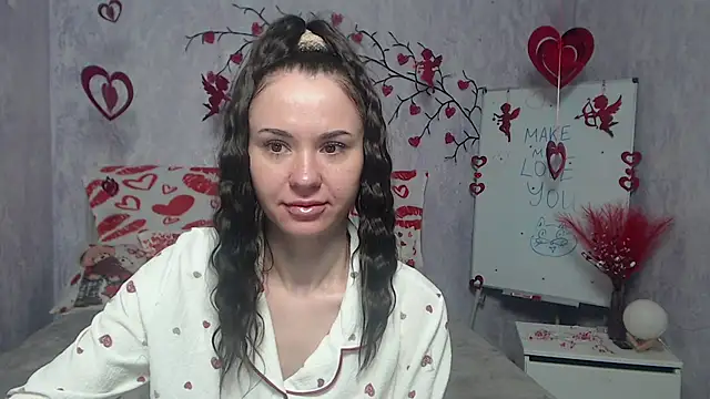 KaraCriegs online show from 02-14-26, 06:19