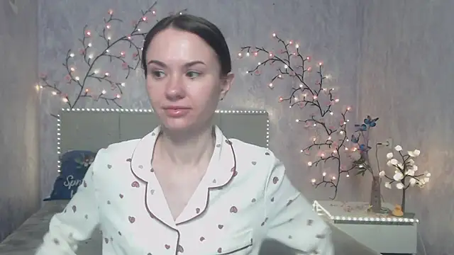 KaraCriegs online show from 04-28-26, 02:27