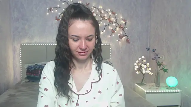 KaraCriegs online show from 03-25-26, 06:18