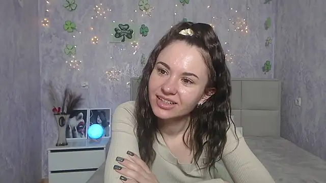 Snapshot of KaraCriegs chatting on 03-14-25, 01:59 KaraCriegs online show from 03-14-25, 01:59