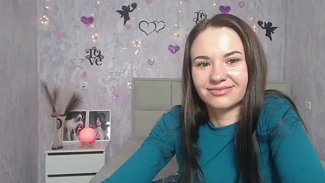 Snapshot of KaraCriegs chatting on 03-10-25, 12:28 KaraCriegs online show from 03-10-25, 12:28