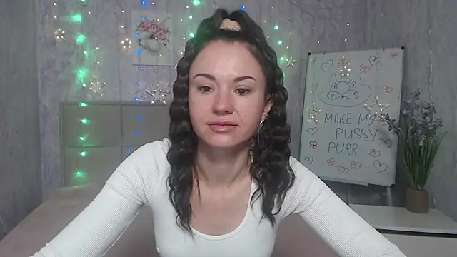 Snapshot of KaraCriegs chatting on 10-04-25, 05:14 KaraCriegs online show from 10-04-25, 05:14