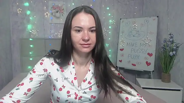 Snapshot of KaraCriegs chatting on 10-11-25, 05:25 KaraCriegs online show from 10-11-25, 05:25