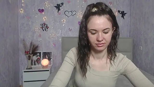 Snapshot of KaraCriegs chatting on 03-13-25, 10:54 KaraCriegs online show from 03-13-25, 10:54