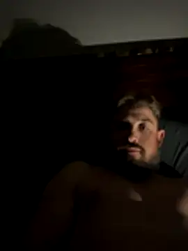 Snapshot of caliguy37 chatting on 10-28-25, 03:40 caliguy37 online show from 10-28-25, 03:40