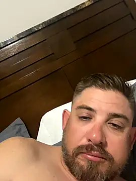 Snapshot of caliguy37 chatting on 10-30-25, 04:33 caliguy37 online show from 10-30-25, 04:33