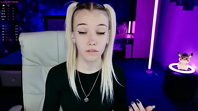 ShhhO O online show from 11-13-25, 04:44