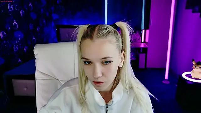 ShhhO O online show from 10-19-25, 12:41