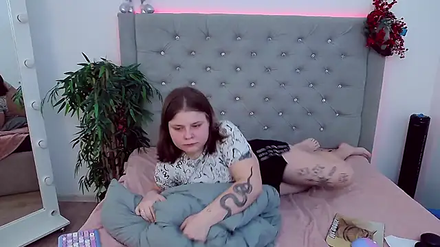 RosaliaRo online show from 12-13-24, 12:53