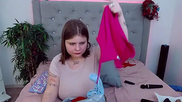 RosaliaRo online show from 12-12-24, 09:48