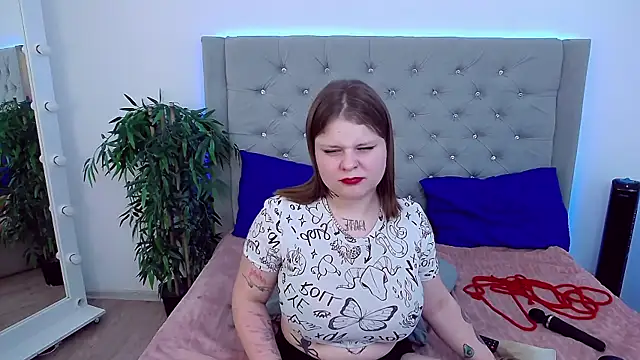 RosaliaRo online show from 01-26-25, 05:55